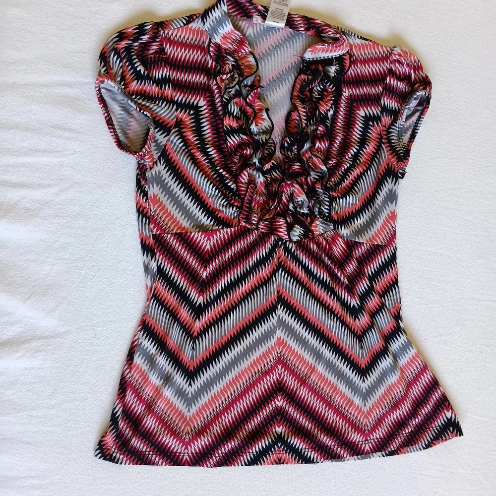 Free 2 Luv Pink Gray Chevron Ruffle V-Neck Top Size XS Stretch Feminine